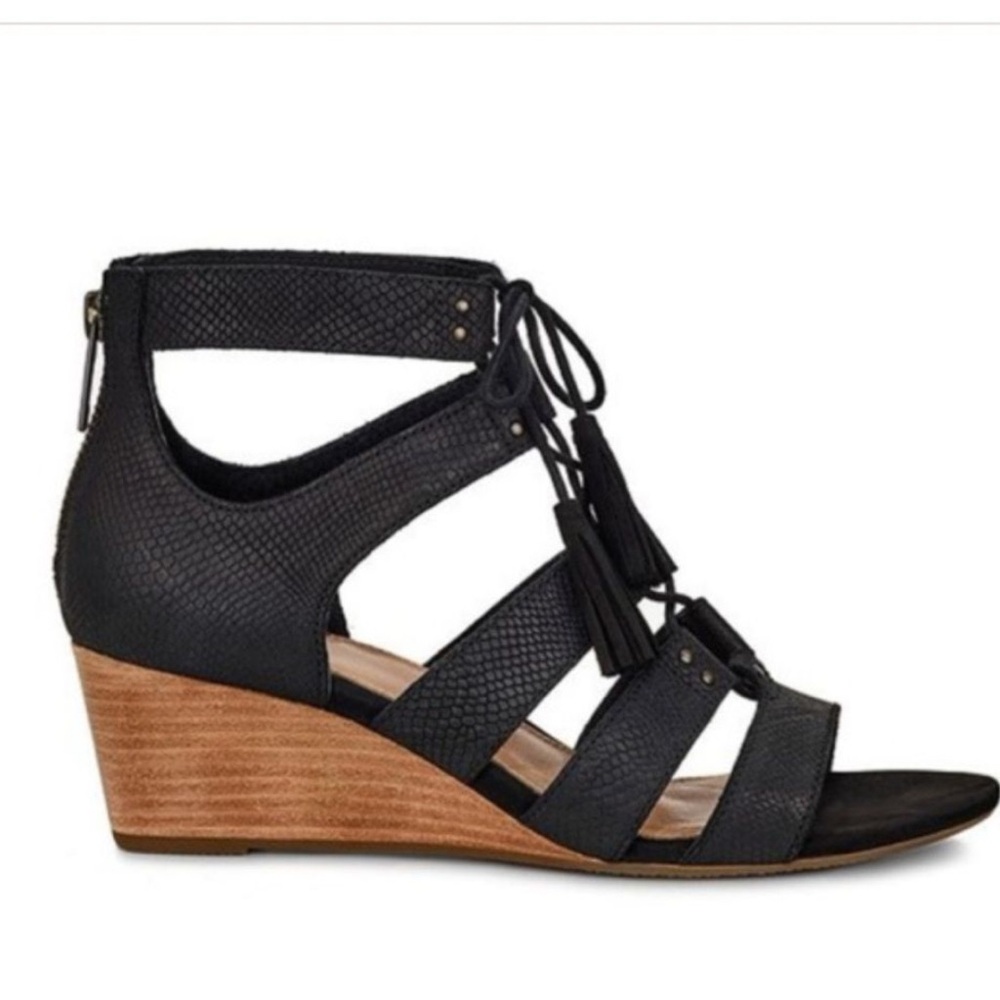 UGG Yasmin Snake Wedge Sandals NWT Size 6.5